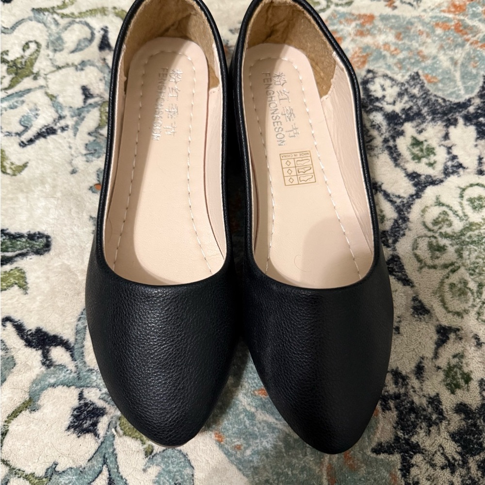 Black Women's Flats